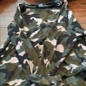 H&M camo shirt